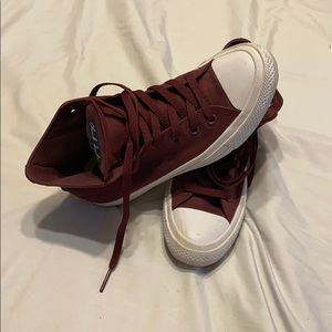Women’s High Top Converse. Like NEW!